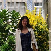Me defino como alguien apasionada por la enseñanza y la cultura. Daré clases de portugués a todos los interesados.